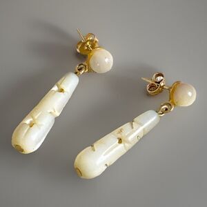 Vintage 14k Gold Carved Mother Of Pearl Briolet Star Design Dangle Earrings 1.25